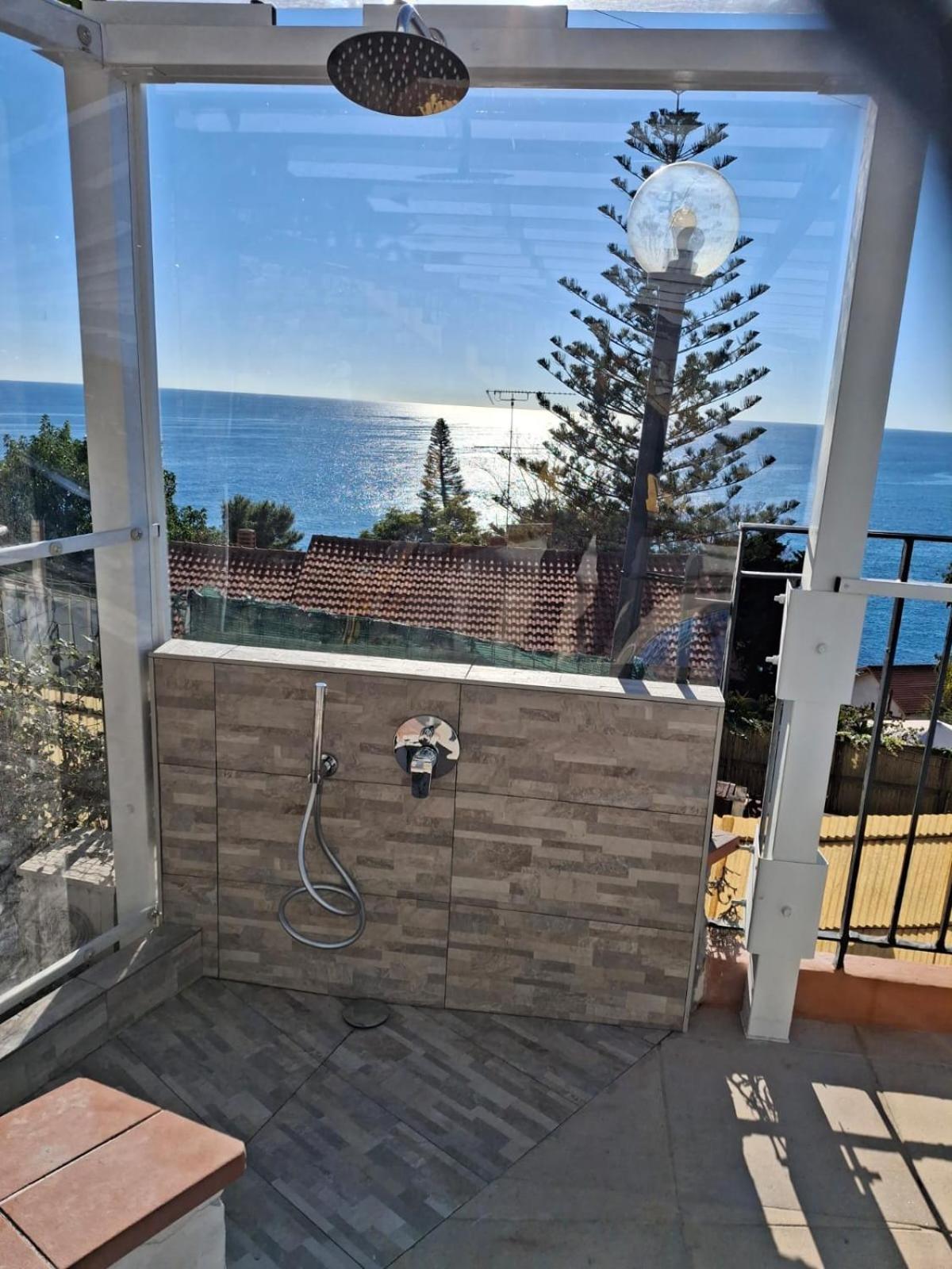 Villa Del Mare Ligure Terme & Spa Piscina A 37 Gradi Santo Stefano al Mare Kültér fotó