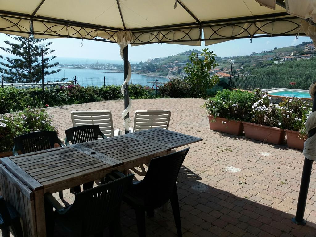 Villa Del Mare Ligure Terme & Spa Piscina A 37 Gradi Santo Stefano al Mare Kültér fotó