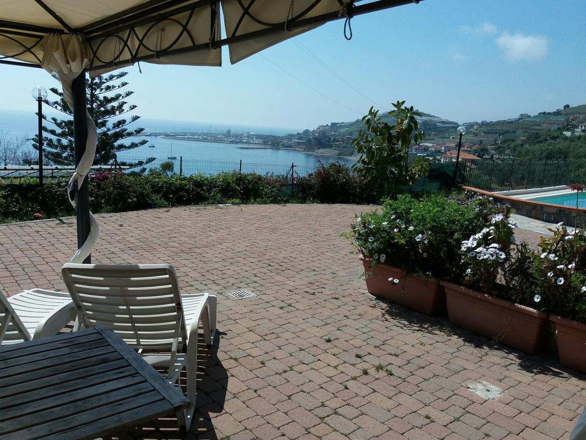 Villa Del Mare Ligure Terme & Spa Piscina A 37 Gradi Santo Stefano al Mare Kültér fotó