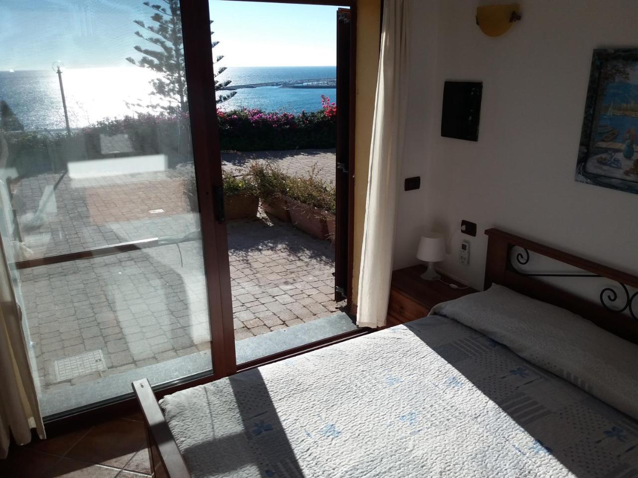 Villa Del Mare Ligure Terme & Spa Piscina A 37 Gradi Santo Stefano al Mare Kültér fotó