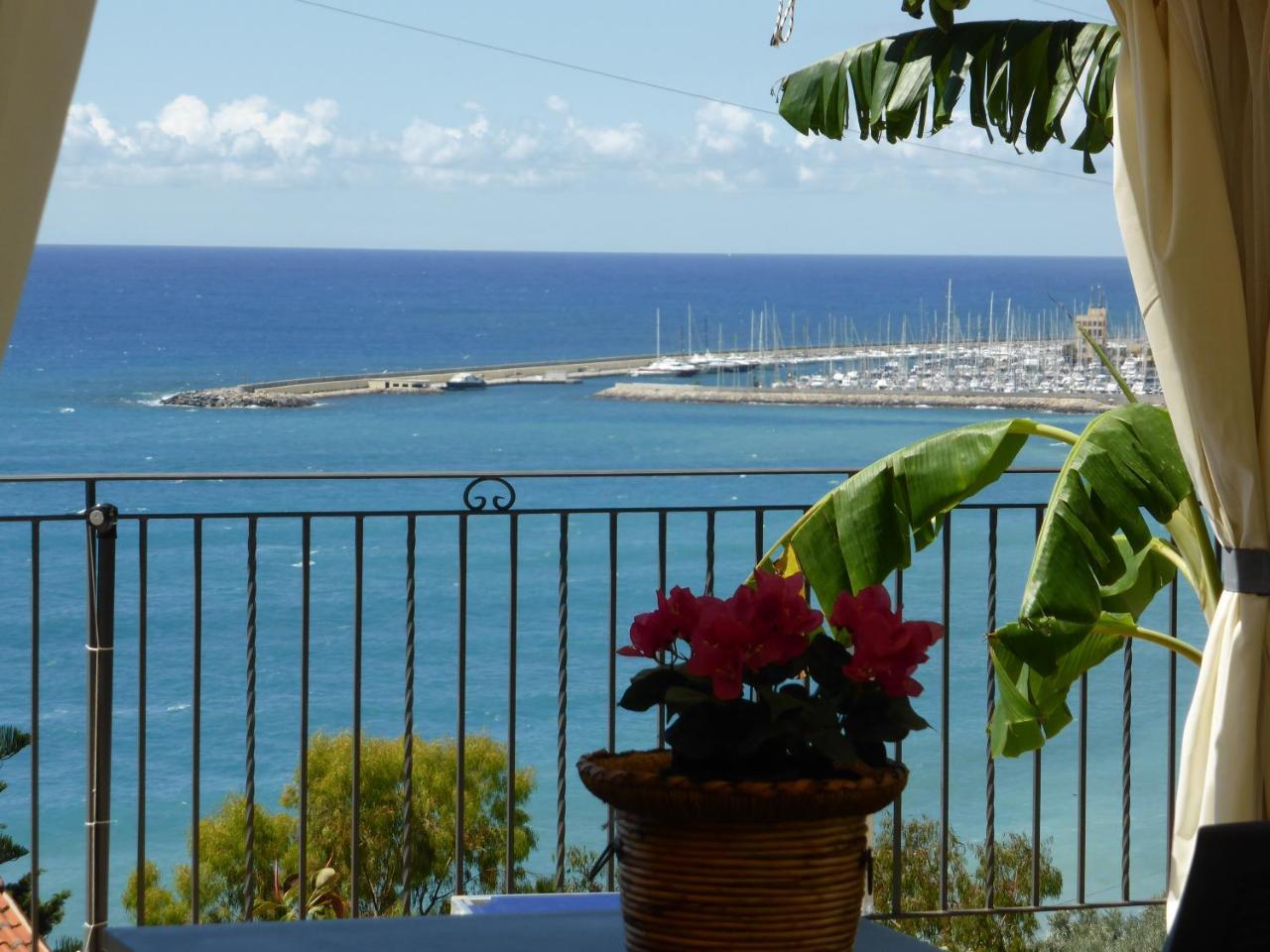Villa Del Mare Ligure Terme & Spa Piscina A 37 Gradi Santo Stefano al Mare Kültér fotó